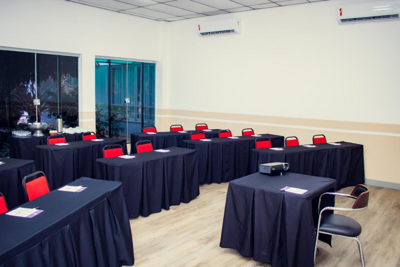 Delcas Hotel Cuiabá Eksteriør bilde